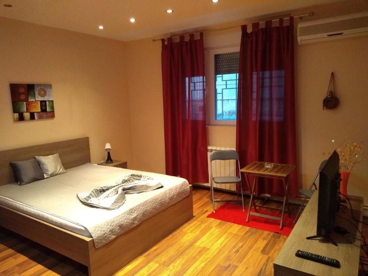 Ferienwohnung Castel Bianco Belgrad Exterior foto