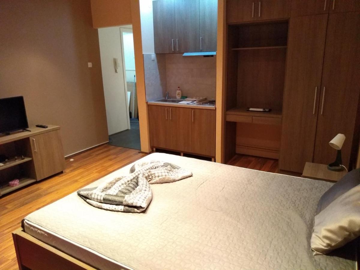 Ferienwohnung Castel Bianco Belgrad Exterior foto